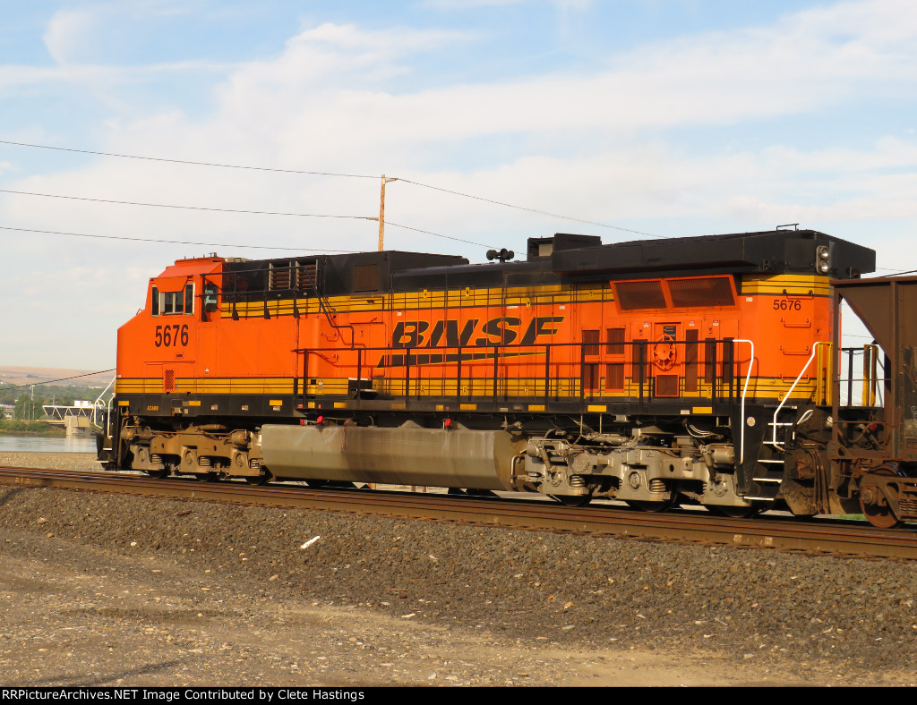 BNSF 5676